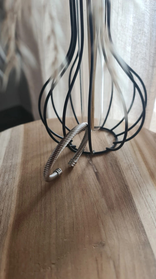 Bracciale rigido